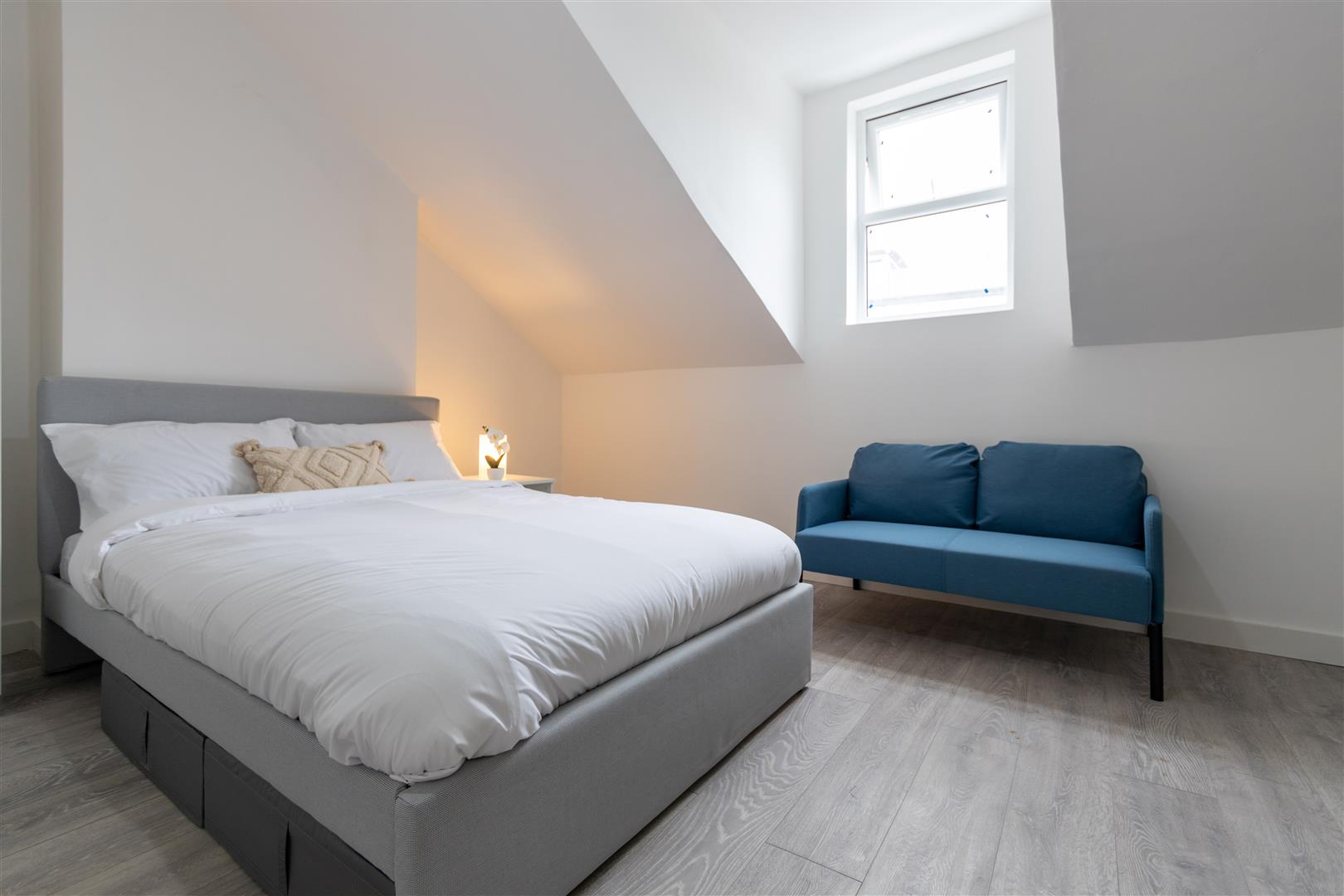 1 bed property in 42 St. Mary's Road, London